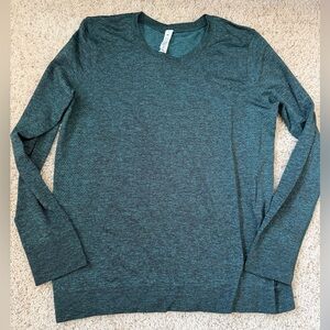 Women’s Lululemon shirt